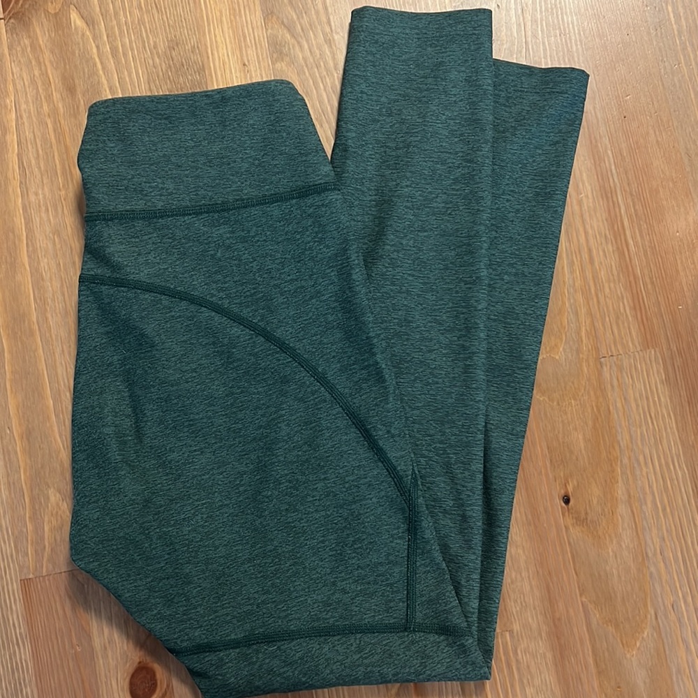 Outdoor Voices Size M Green Leggings